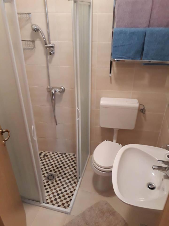 Vse Kontenti Koper Exterior foto